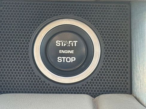 Used 2020 Land Rover Range Rover HSE image 40