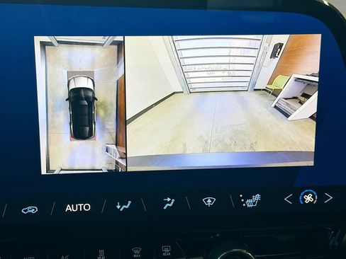 Used 2024 Chevrolet Blazer EV LT AWD/4WD image 22