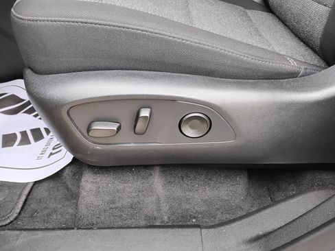 Used 2025 GMC Acadia Elevation image 13