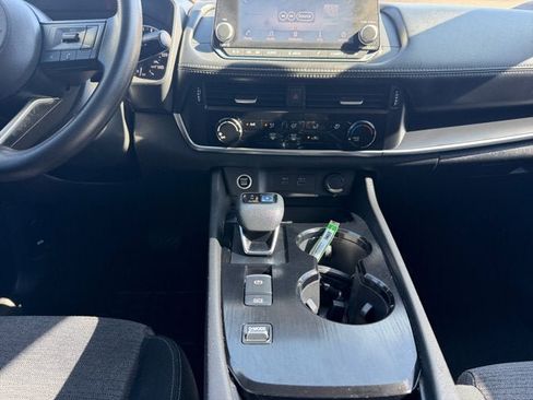 Used 2021 Nissan Rogue S FWD image 11