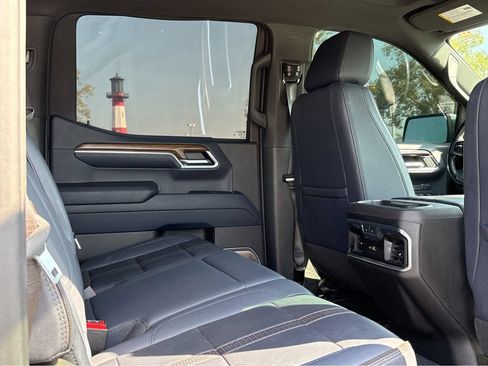 Used 2024 Chevrolet Silverado 1500 High Country AWD/4WD image 25
