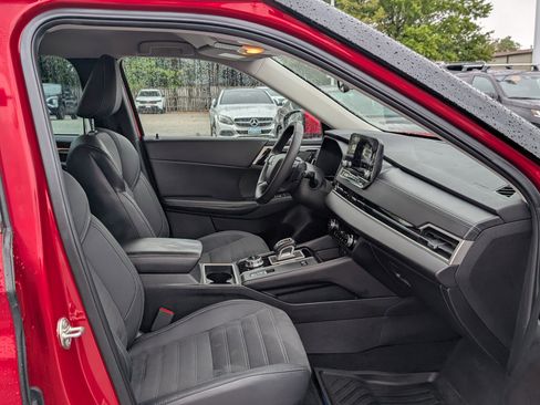 Used 2023 Mitsubishi Outlander SE image 12