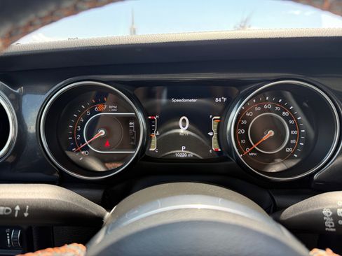 Used 2023 Jeep Wrangler Unlimited Rubicon 392 AWD/4WD image 10