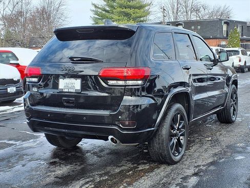 Used 2019 Jeep Grand Cherokee Altitude image 2