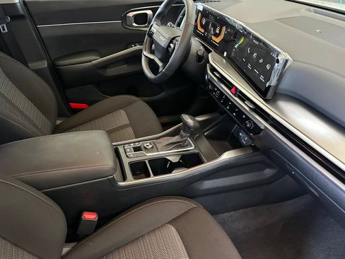 Certified 2026 Kia Sorento LX FWD image 18