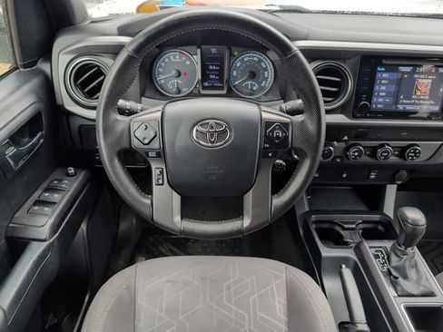 Used 2016 Toyota Tacoma TRD Sport w/ Towing Package AWD/4WD image 19