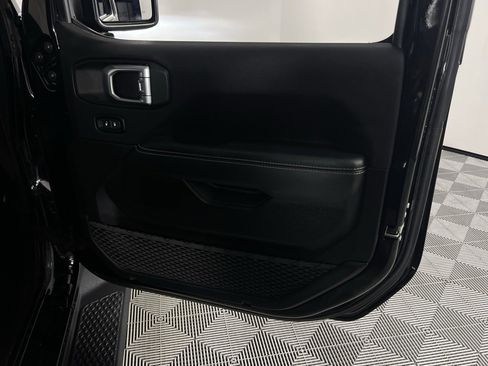 Certified 2022 Jeep Gladiator Overland w/ Popular Equipment Package image 32