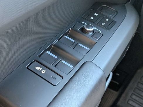 Used 2022 Land Rover Defender 110 X-Dynamic HSE AWD/4WD image 23
