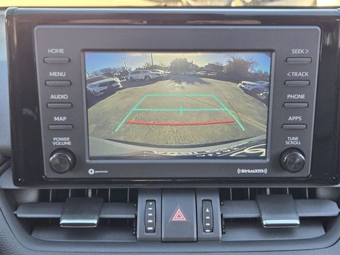 Used 2021 Toyota RAV4 XLE Premium image 21