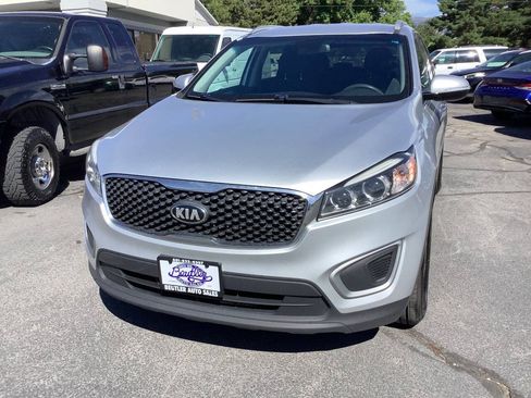 Used 2018 Kia Sorento LX AWD/4WD image 4