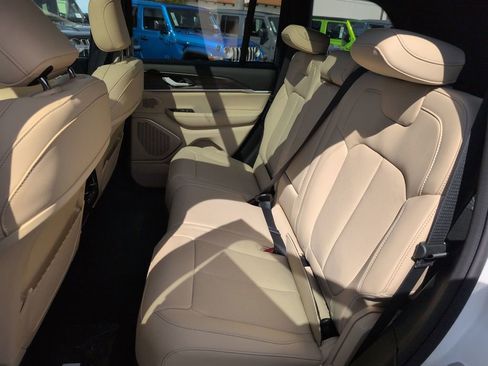 New 2026 Jeep Grand Cherokee Limited image 22