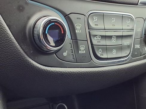 Used 2024 Chevrolet Equinox LT image 5