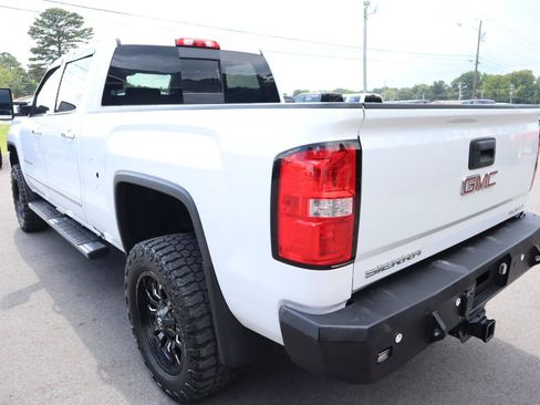 Used 2018 GMC Sierra 2500 Denali w/ Duramax Plus Package AWD/4WD image 7