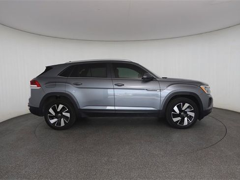 Used 2024 Volkswagen Atlas Cross Sport SE image 23