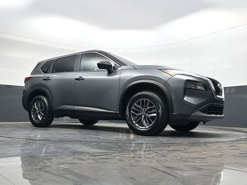 Used 2023 Nissan Rogue S image 27