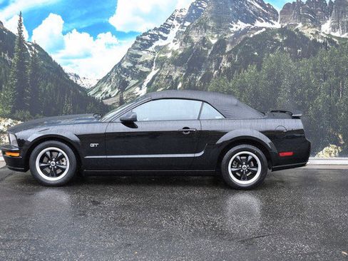 Used 2005 Ford Mustang GT Premium image 7