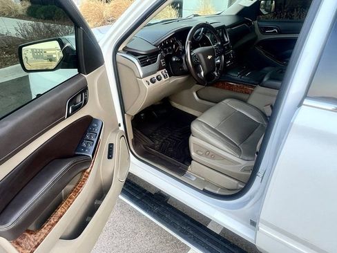 Used 2015 Chevrolet Suburban LTZ image 8