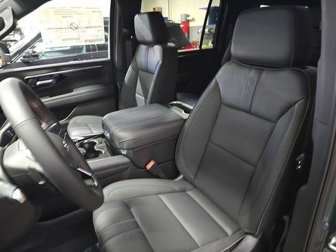 New 2026 Chevrolet Suburban RST AWD/4WD image 17