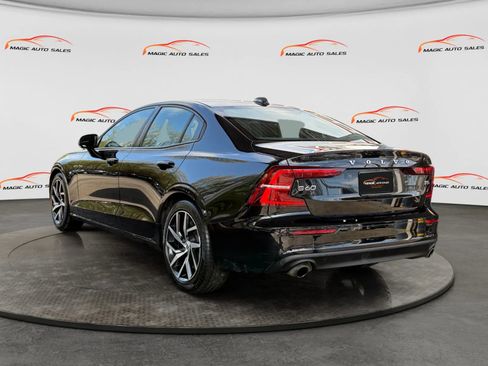 Used 2020 Volvo S60 T5 Momentum w/ Protection Package Premier image 6