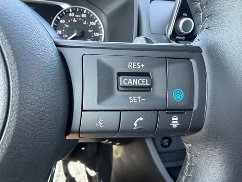 Used 2024 Nissan Rogue SV w/ SV Premium Package FWD image 21