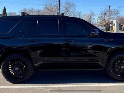 Used 2025 GMC Yukon Denali AWD/4WD image 5