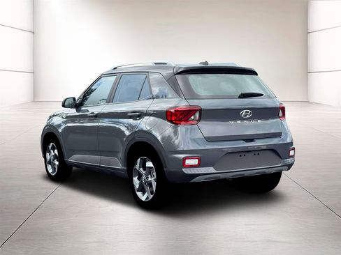 New 2026 Hyundai Venue SEL FWD image 5