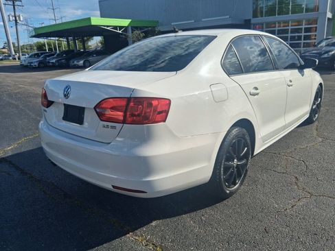 Used 2012 Volkswagen Jetta SE FWD image 6