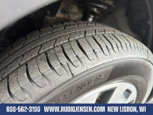 Used 2024 Subaru Outback Premium AWD/4WD image 29