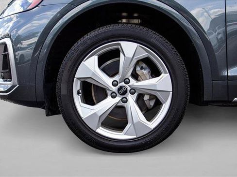 Used 2023 Audi Q5 2.0T Premium Plus w/ Premium Plus Package AWD/4WD image 9