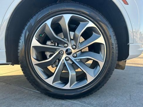 Used 2025 Lincoln Aviator AWD w/ Jet Appearance Package image 32