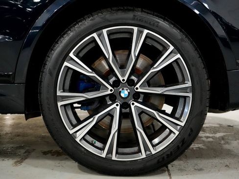 Used 2022 BMW X7 M50i w/ Dynamic Handling Package image 30