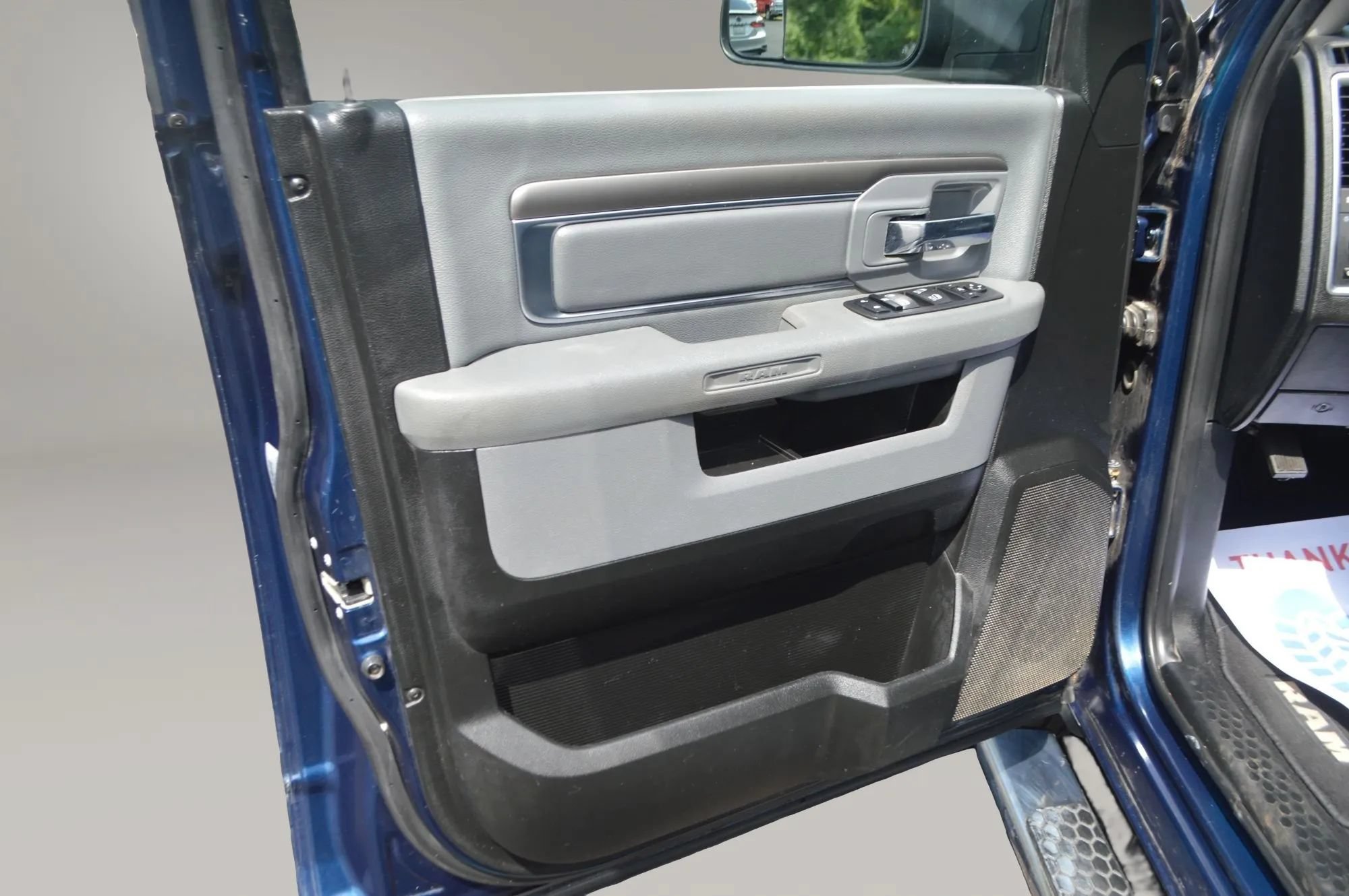 Used 2020 RAM 1500 Classic SLT w/ Luxury Group RWD image 12