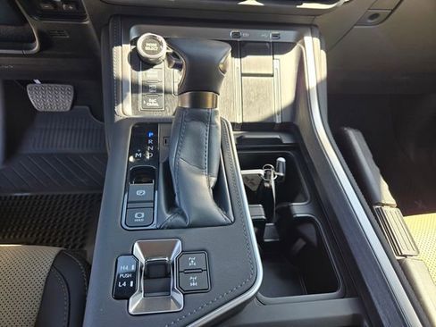 Used 2024 Lexus GX 550 image 22