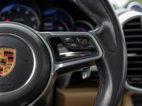 Used 2016 Porsche Cayenne AWD/4WD image 32
