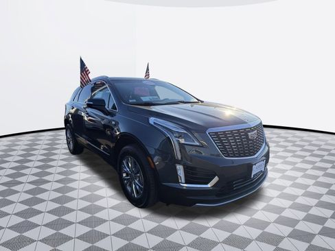 Certified 2022 Cadillac XT5 Premium Luxury FWD image 3