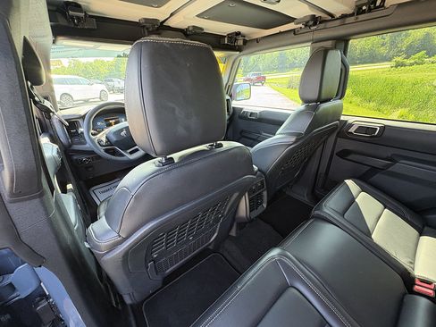 Used 2025 Ford Bronco Badlands AWD/4WD image 18