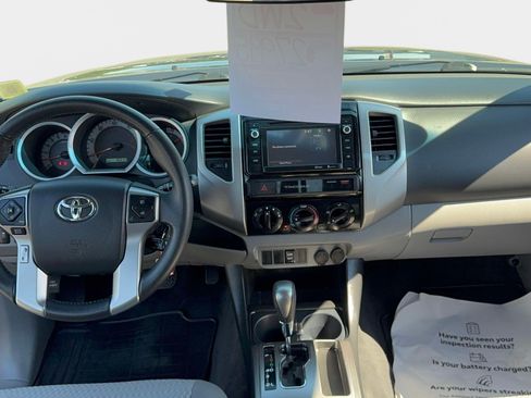 Used 2015 Toyota Tacoma PreRunner w/ SR5 Package RWD image 12