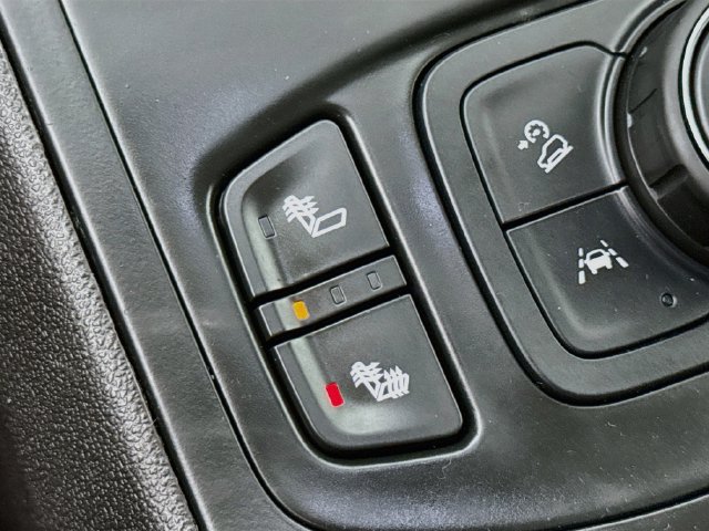 Used 2022 GMC Terrain SLE w/ Driver Convenience Package FWD image 22