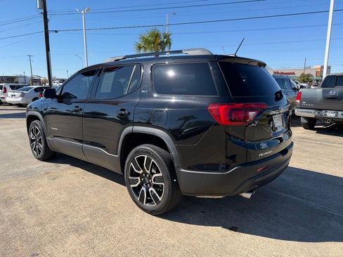 Used 2019 GMC Acadia SLT w/ Black Edition image 3