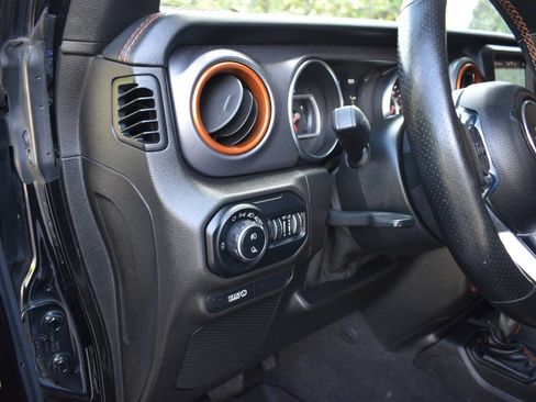 Used 2020 Jeep Gladiator Mojave AWD/4WD image 18