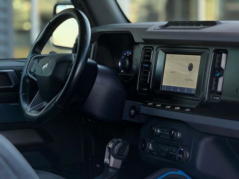 Used 2022 Ford Bronco Black Diamond w/ Sasquatch Package image 13