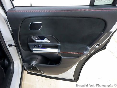 Used 2021 Mercedes-Benz GLA 250 4MATIC image 30