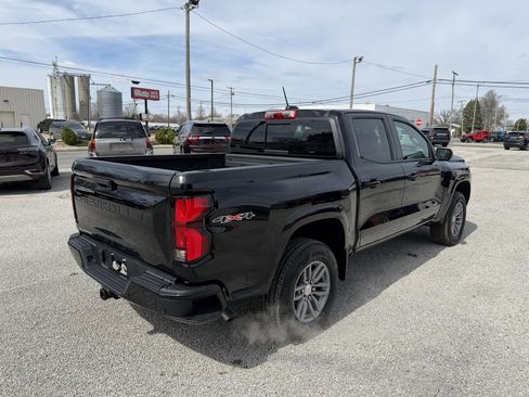 Used 2025 Chevrolet Colorado W/T w/ Advanced Trailering Package image 5
