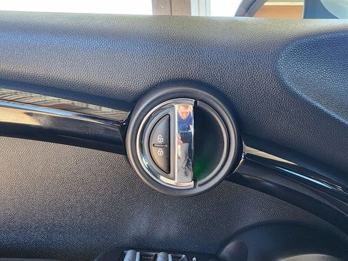 Used 2016 MINI Cooper S image 23