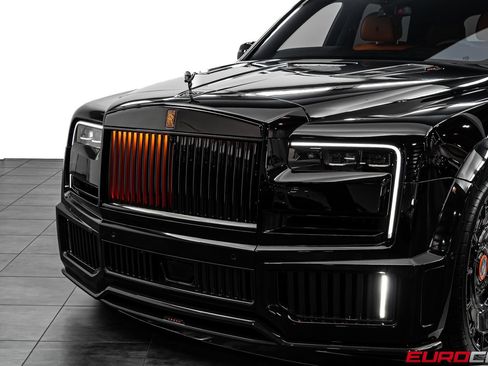 Used 2025 Rolls-Royce Cullinan Black Badge AWD/4WD image 21