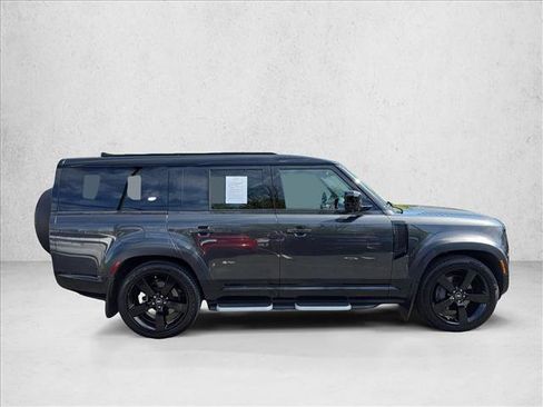 Used 2023 Land Rover Defender 130 X-Dynamic SE AWD/4WD image 4