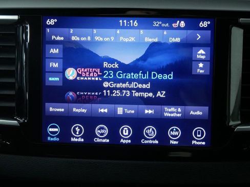 Used 2018 Chrysler Pacifica Touring-L Plus image 28