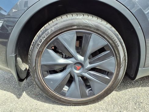 Used 2025 Tesla Model Y Long Range AWD/4WD image 19