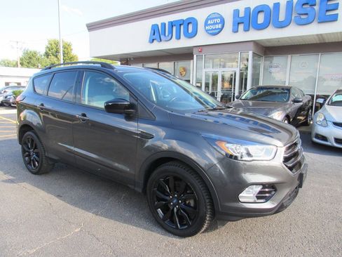 Used 2019 Ford Escape SE AWD/4WD image 2
