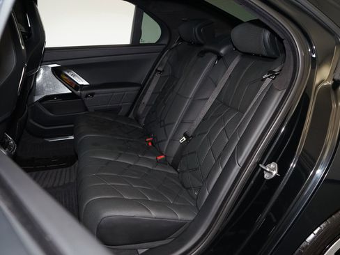 Used 2023 BMW 760i xDrive w/ Luxury Rear Seating Package AWD/4WD image 24